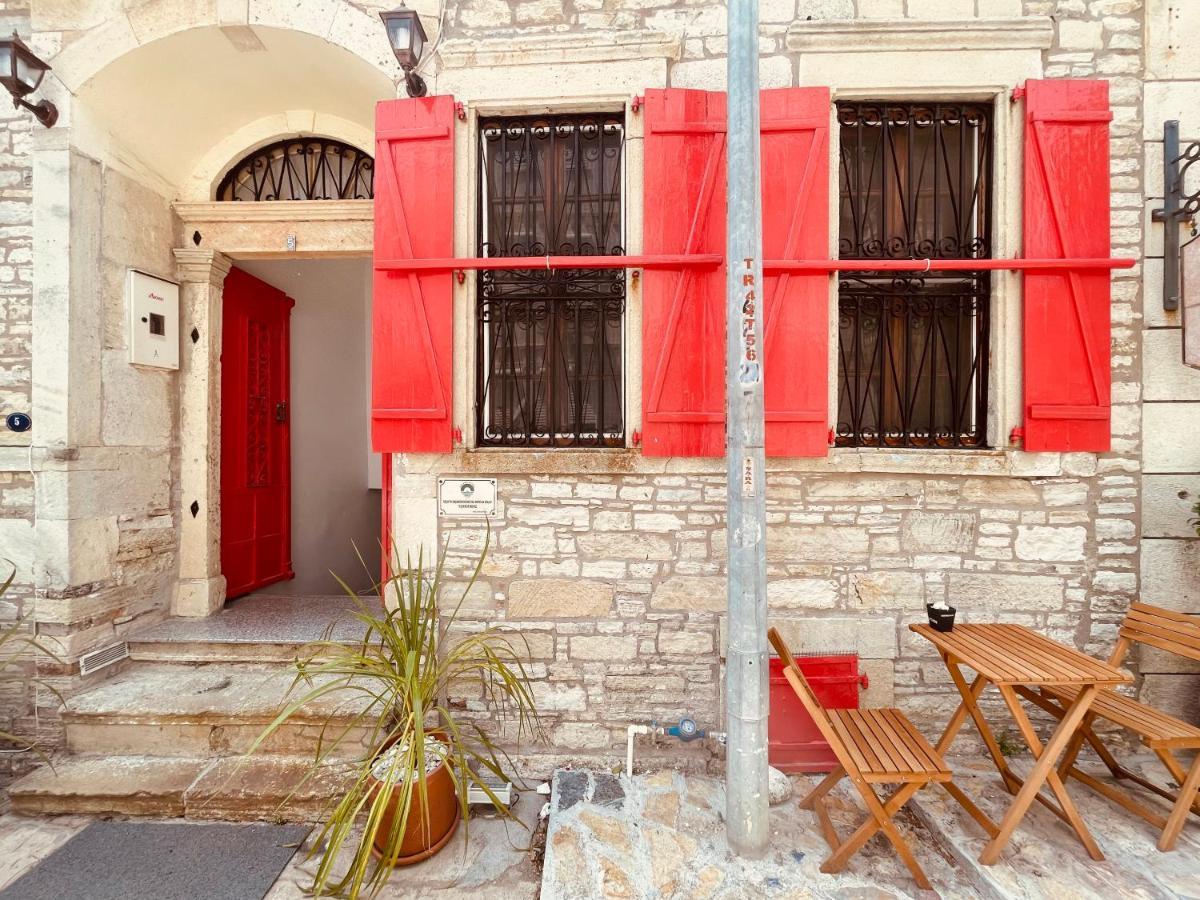 Amphora Rooms Foca Exterior photo